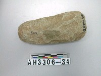 藏品(小型舌刃打磨製石斧)的圖片